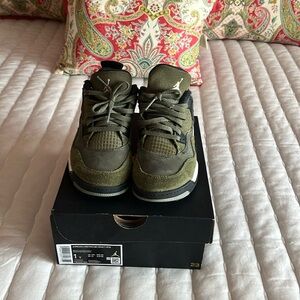 Gently used Jordan 4 Retro child 1Y
